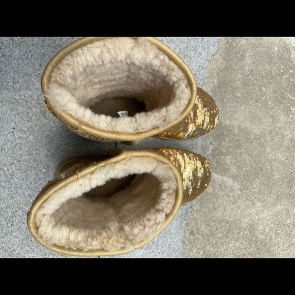 gold sparkly ugg boots - Picture 2 of 4